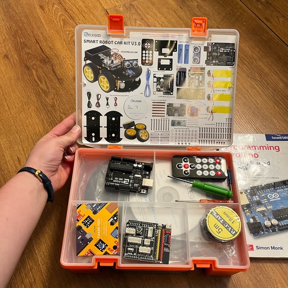 ELEGOO UNO R3 Project Smart Robot Car Kit V 3.0 + Programming Arduino book - Picture 3 of 11